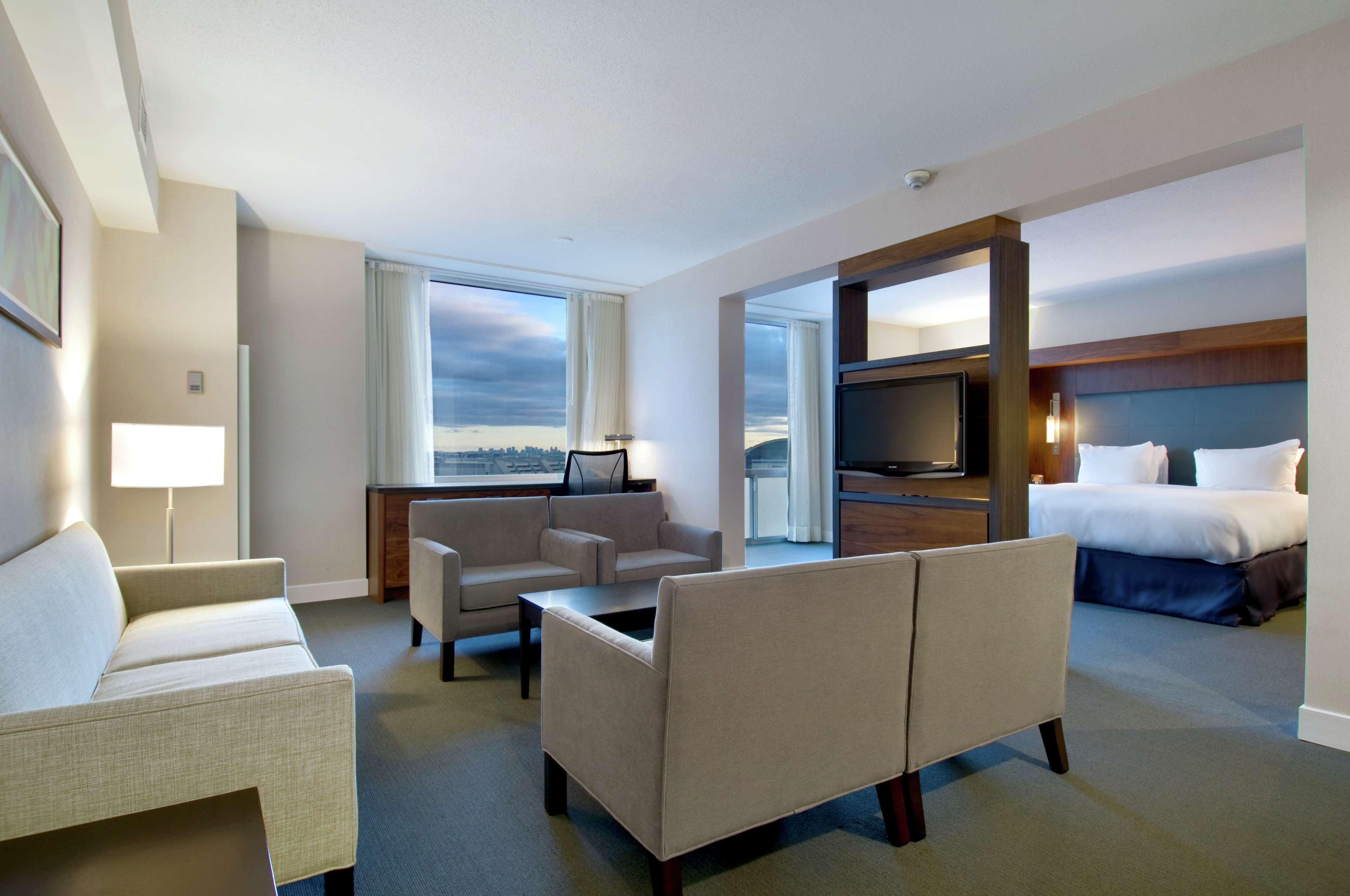 Hilton Toronto Airport Hotel & Suites Mississauga Room photo